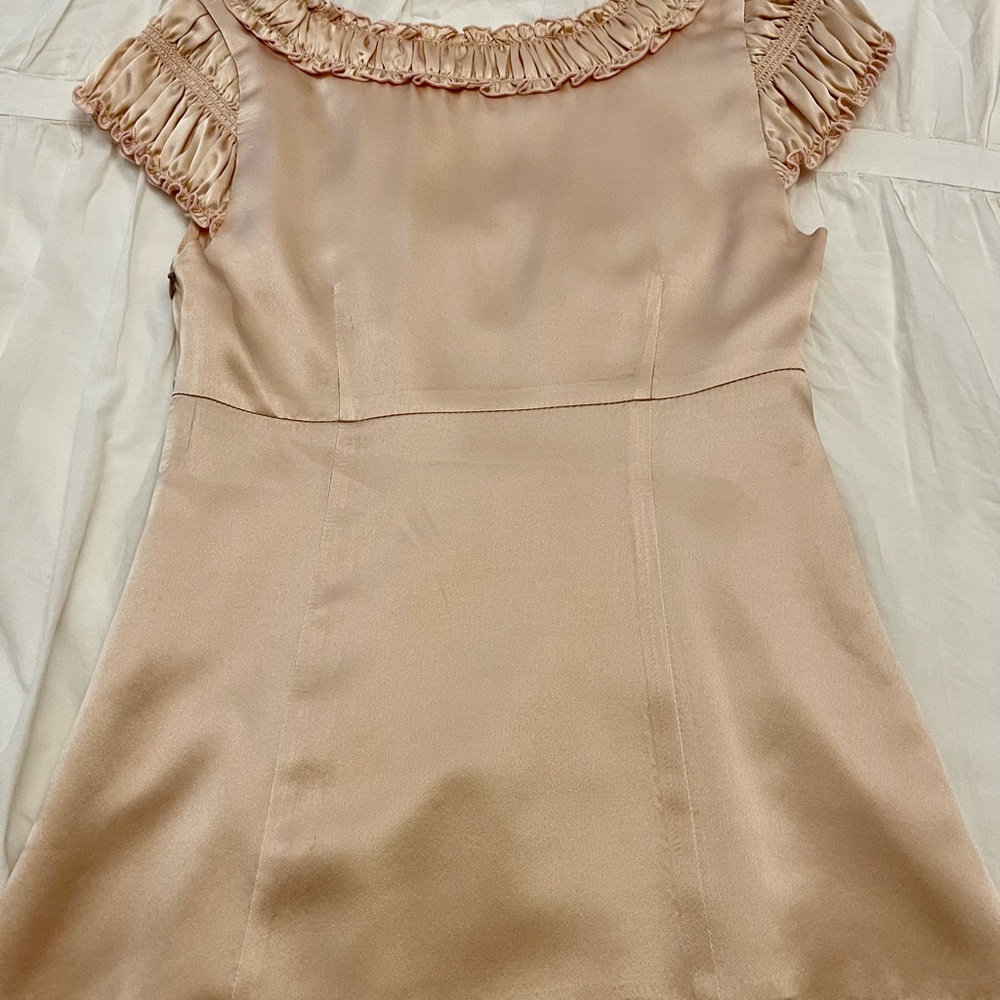 Nanette Lepore 100% Silk Satin blouse top. Looks stunning. - Picture 4 of 9